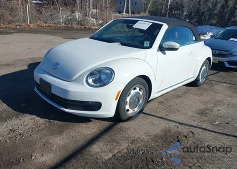2015 Volkswagen Beetle 1.8T Classic из США, поврежденный, VIN 3VW517AT3FM822069